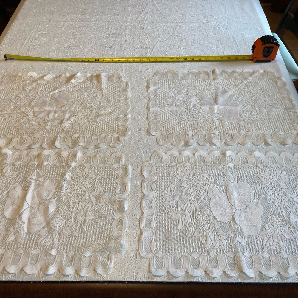 Vintage Ivory Floral fruit Lace Placemats Set of 4 Doilies 17” x 13 1/2”